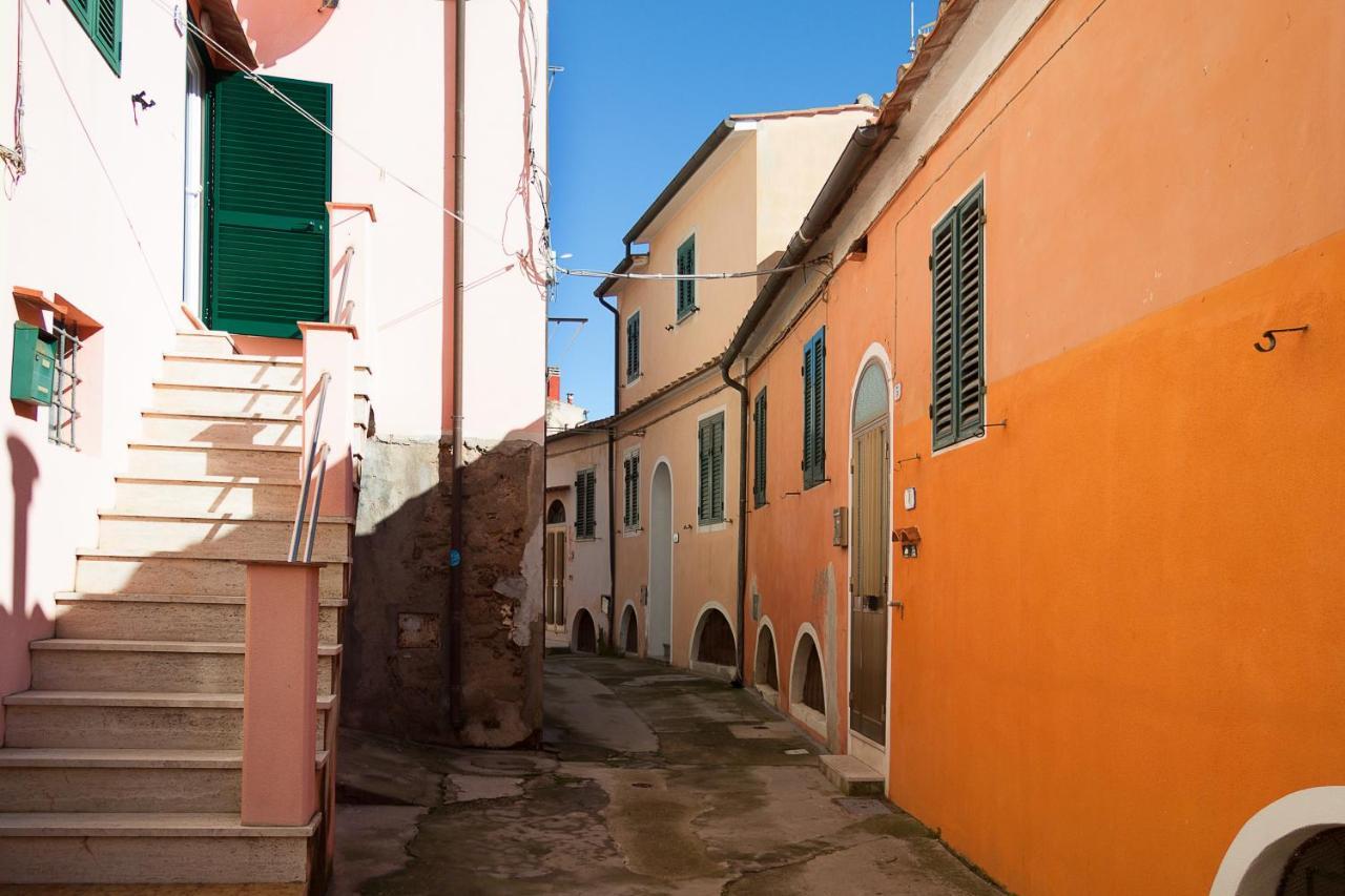 Nel cuore di Rio Marina Esterno foto