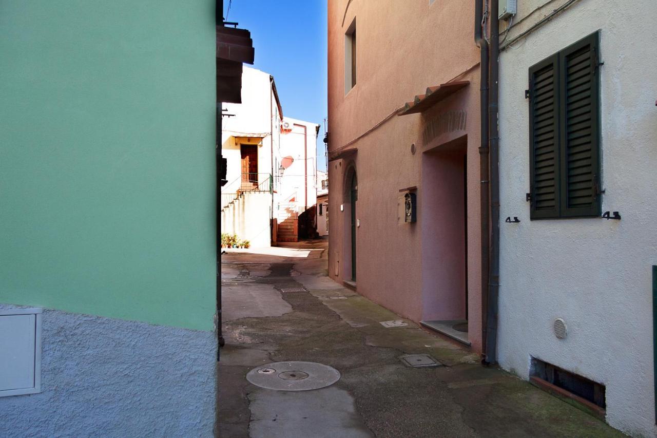Nel cuore di Rio Marina Esterno foto